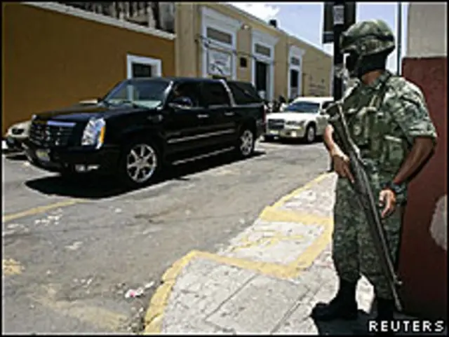 Tentara Meksiko terlibat perang dengan kartel obat bius di negara itu