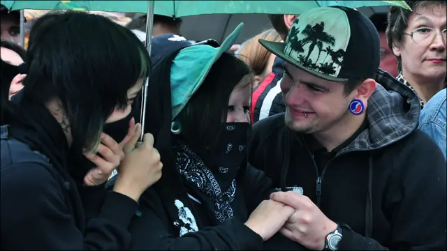 Неформалы на митинге