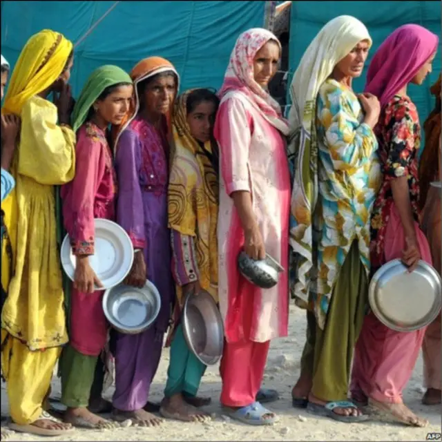 نبود بهداشت و کمبود آب آشامیدنی باعث ناراحتی های پوستی و اسهال به ویژه در میان کودکان شده است.