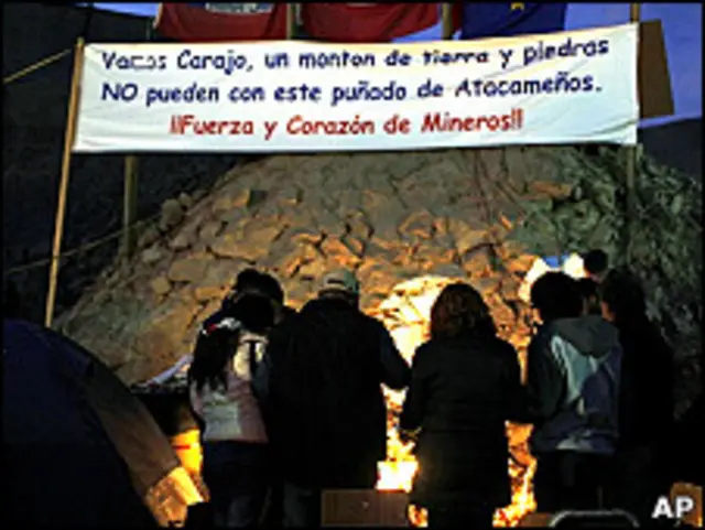 Familiares de los mineros