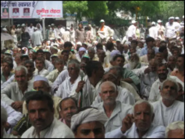 पूरे राज्य से दिल्ली में जुटकर इन किसानों ने नए कानून की मांग की.