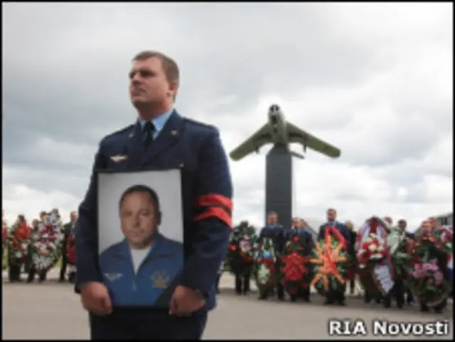 Прощание с погибшим летчиком Игорем Ткаченко