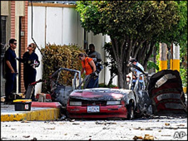 Investigaciones sobre el auto bomba en Ciudad Juarez.