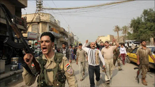 19/10/2005, Saddam Hussein bị xét xử tội giết 140 người hồi năm 1982 tại thị trấn Dujail. Ngày 5/11/2006 ông bị kết án tử hình bằng treo cổ và vụ xử tử diễn ra ngày 30/12