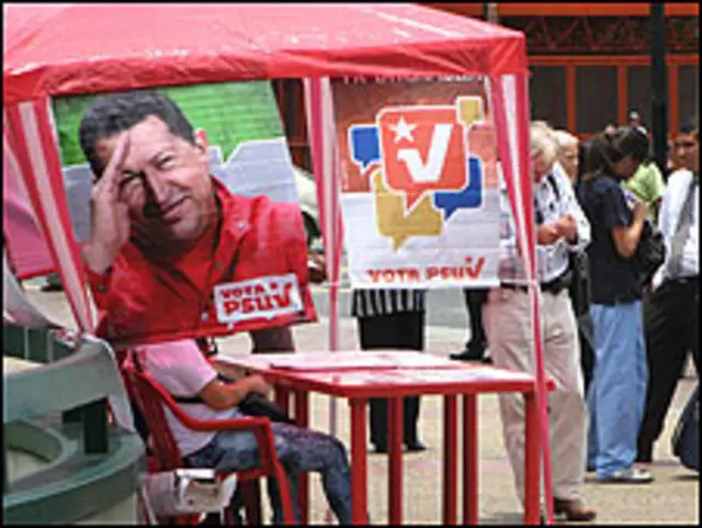 Afiches electorales en Venezuela