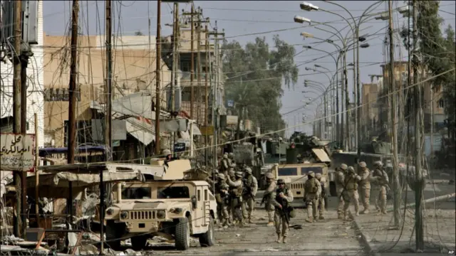 फ़लूजा में अमरीकी सैनिक