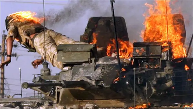 ग़ुस्साए इराक़ियों का हमला