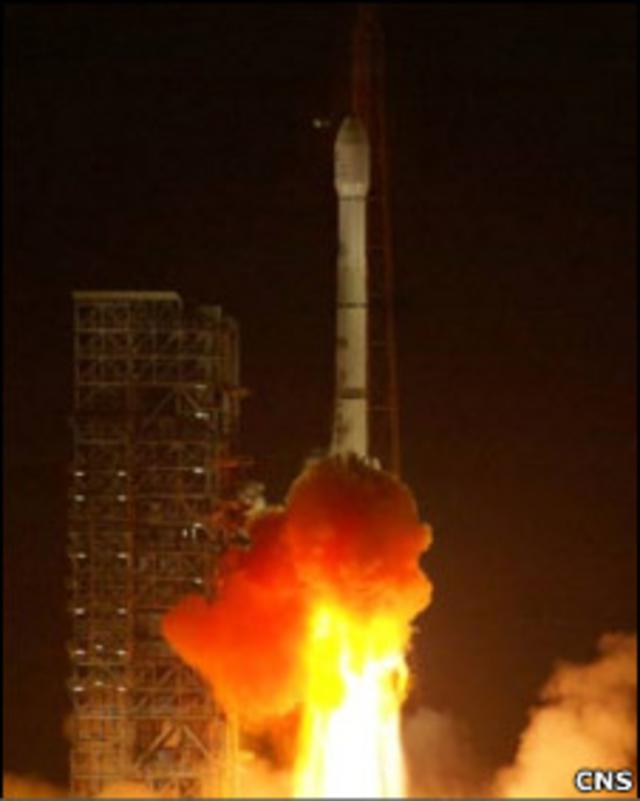 中國鑫諾六號通信衛星發射升空（05/09/2010）