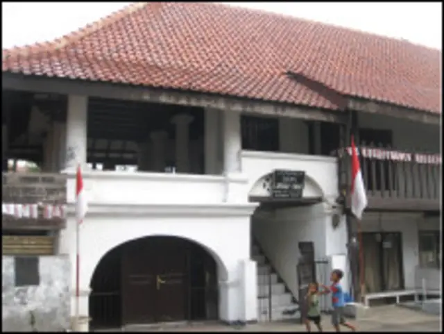 Masjid Langgar Tinggi