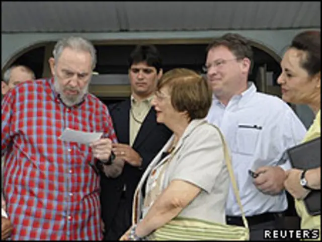 Fidel Castro, Adela Dworin y Jeffrey Goldberg.