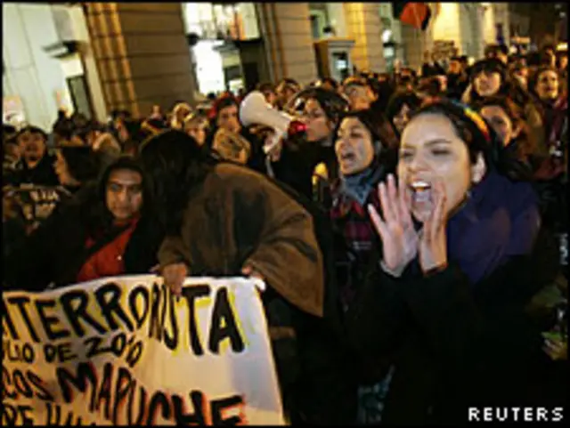 Protesta a favor de los Mapuches en Santiago
