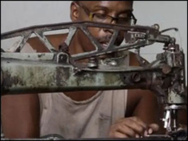 Banyak warga Kuba bergantung pada sektor publik