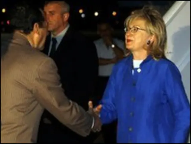 Menlu Clinton berusaha menggulirkan perundingan Israel-Palestina