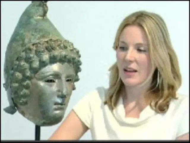 Georgiana Aitken dari Christie's menjelaskan kondisi temuan