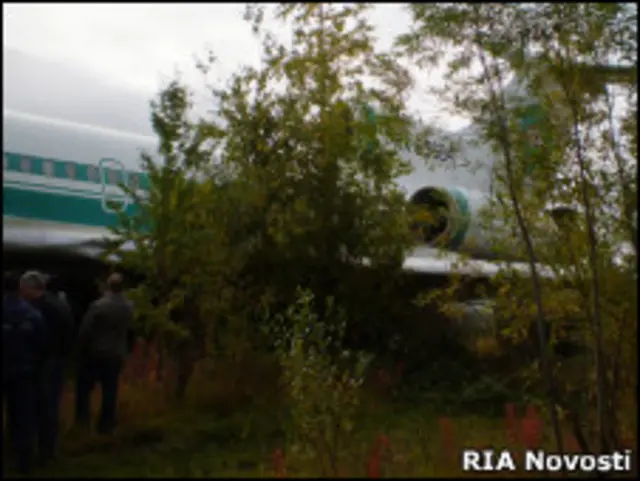 Ту-154 на месте вынужденной посадки в Ижме