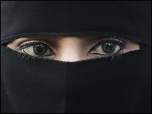 Женщина в парандже