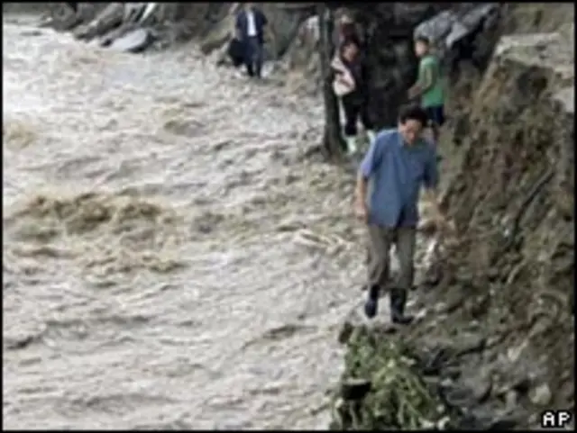 台风“圆规”在朝鲜导致的洪水（3/9/2010）