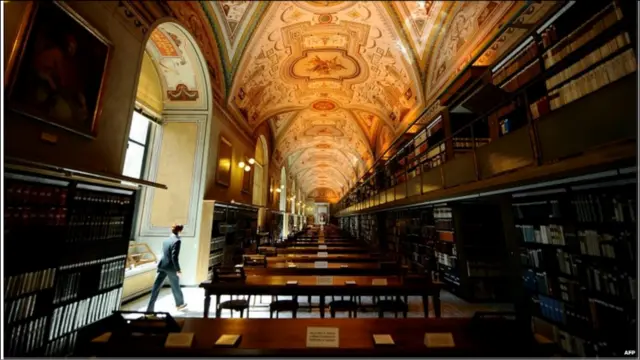 Đến khi Đức Giáo hoàng Nicholas V từ trần, bộ sưu tập đã gồm 1500 bộ chép kinh thánh và là thư viện lớn nhất Châu Âu.