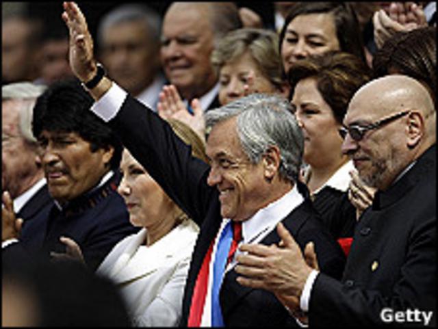 Piñera, acompañado por Evo Morales y Fernando Lugo
