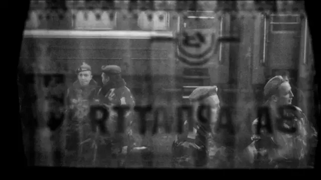 Пограничники около поезда 