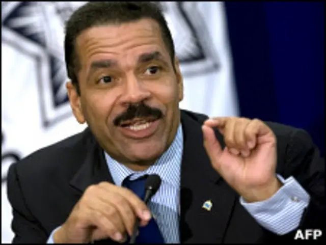 مسٹر رونالڈ نوبل کے مطابق انٹرنیٹ نے انتہا پسندی کے رحجانات کا مقابلہ کرنا مشکل بنا دیا ہے