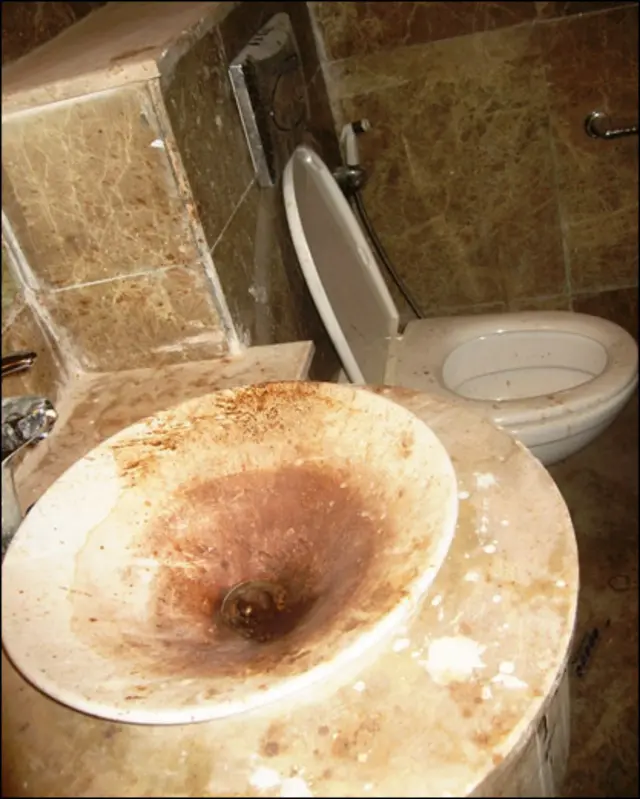 آسٹریلیا کا کہنا ہے کہ کھیلوں میں حصہ نہ لینے کے بارے میں بات چیت نہیں ہوئی ہے لیکن موجودہ پالیسی جس کے تحت یہ بات کھلاڑیوں پر چھوڑ دی گئی ہے کہ کھیلوں میں وہ حصہ لینا چاہتے ہیں یا نہیں تبدیل ہو سکتی ہے۔