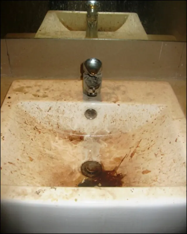 سکیورٹی کے خدشات اس وقت زیادہ ہوئے جب چند روز قبل دہلی میں دو سیاح فائرنگ میں زخمی ہو گئے۔