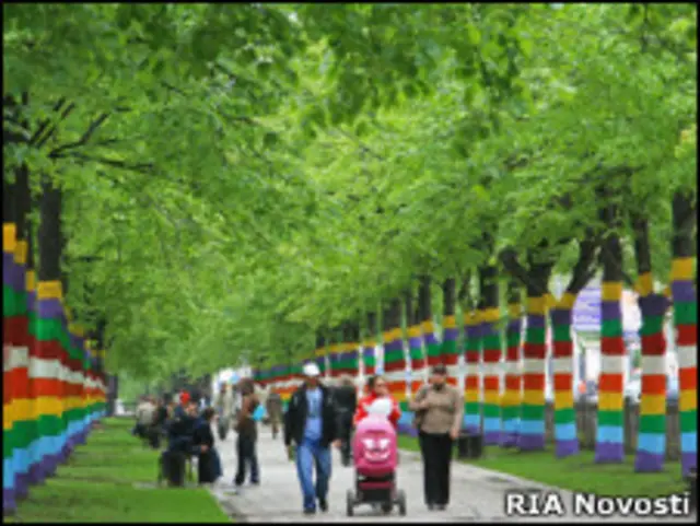 Аллея Комсомольского проспекта в Перми