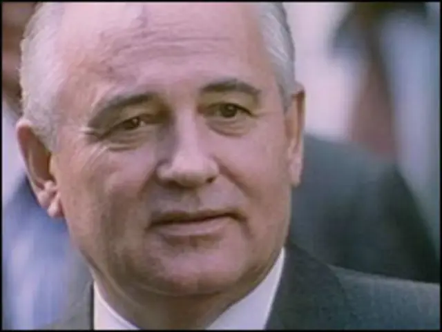 Михаил Горбачевнинг ошкоралик ва қайта қуриш сиёсати собиқ совет иттифоқига демократик ўзгаришлар олиб келган эди