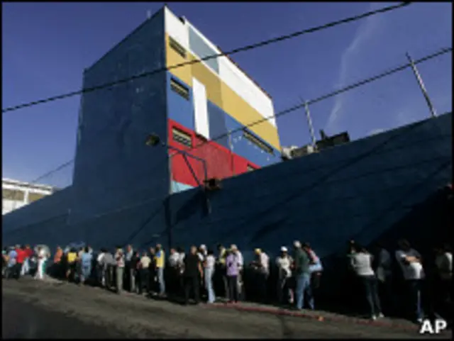 Una fila de votantes en Venezuela