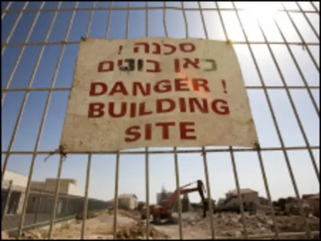 Sebagian pemukim Yahudi sudah melanjutkan pembangunan rumah