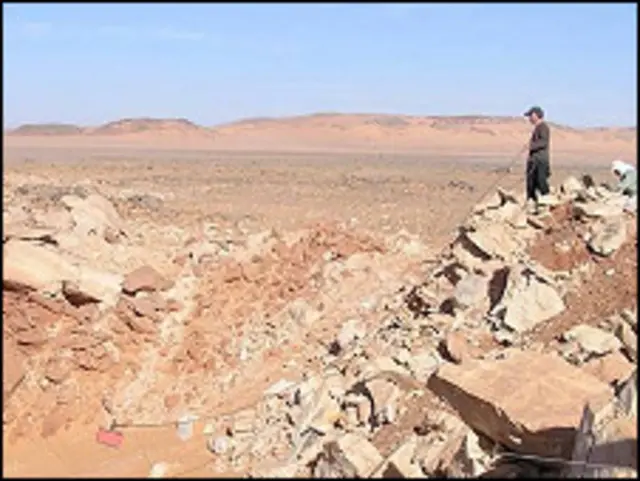 Cratera de Kamil tem 45 metros de diâmetro e 16 metros de profundidade. Foto: Luigi Folco/The Kamillers/Divulgação