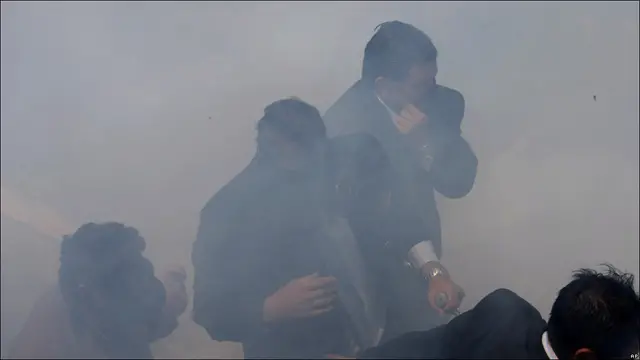 Correa abandona el cuartel.