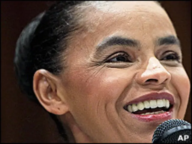 Marina quer que movimentos sociais tenham voz no processo de decisão. Foto: AP