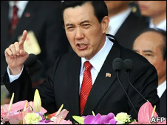 馬英九在台北總統府前發表雙十講話（10/10/2010）