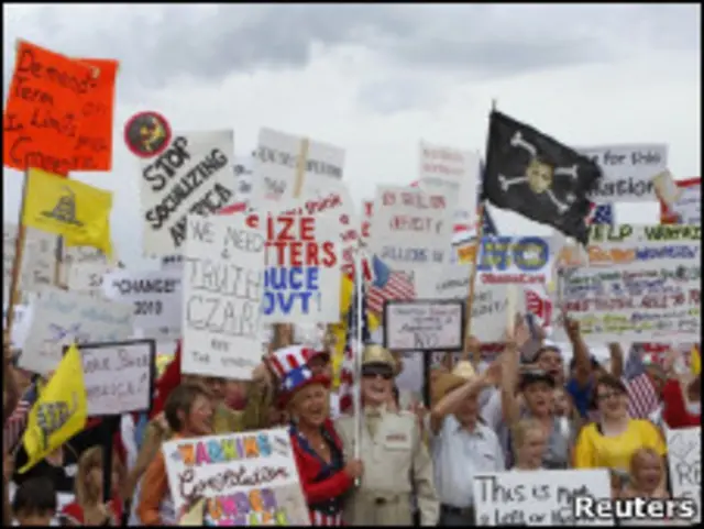 Una protesta organizada por el Tea Party de Arizona