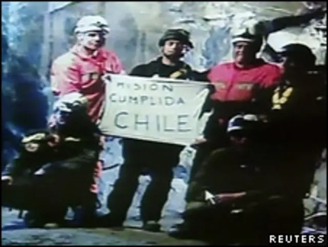 Cartel misión cumplida