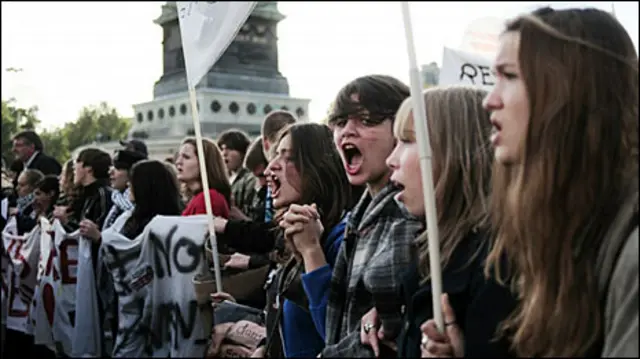 Aksi mogok menentang aturan baru tentang pensiun di Prancis terus bergulir