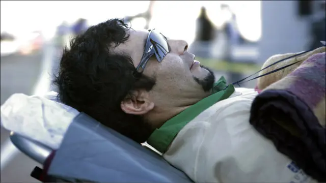 Setelah para penambang ini berhasil diselamatkan, mereka harus mengikuti tahap pemeriksaan kesehatan. 