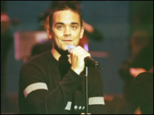 浪子回头的罗比今年“喜事成三”。