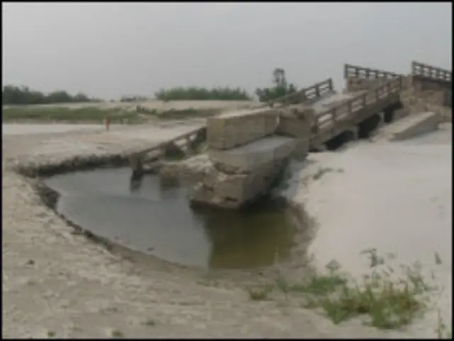 कोसी से ध्वस्त सड़क पुल