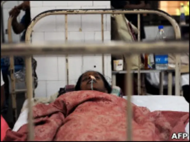 Лечение больных малярией в Индии