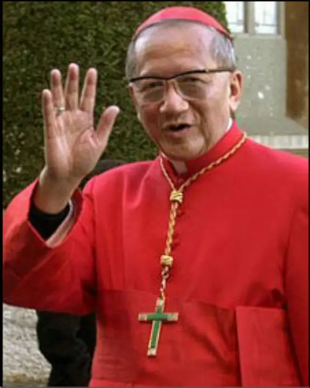 Hồng Y Francois Xavier Nguyễn Văn Thuận, đầu năm 2002. Ngài được phong Hồng y năm 2001.