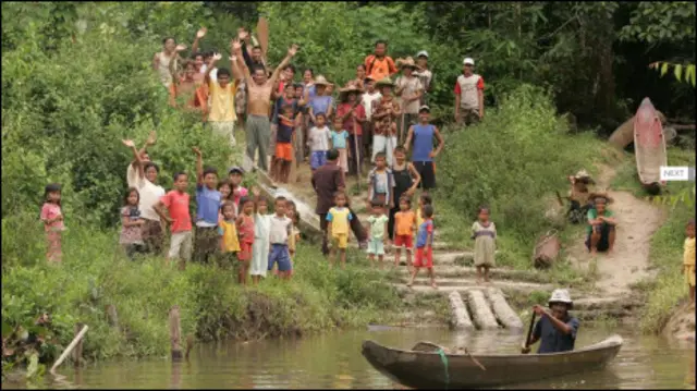 Penduduk Kepulauan Mentawai