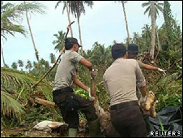 resgate de vítimas na Indonésia