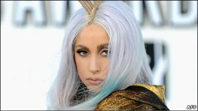 Відеокліпи співачки побили рекорд мільярда переглядів на YouTube