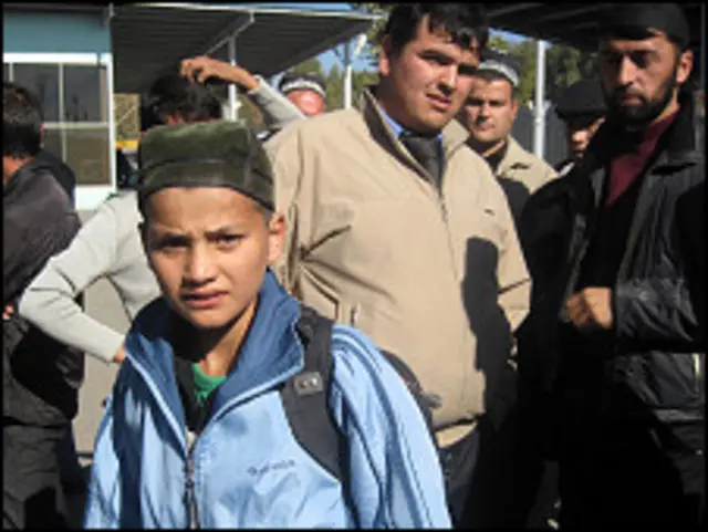 Один из таджикистанских учеников, возвращенных из Египта