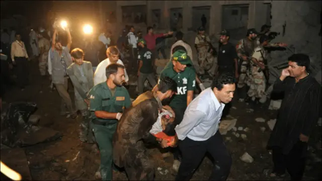 دھماکے سے سی آئی ڈی سینٹر کی عمارت کا ایک بڑا حصہ ملبے کا ڈھیر بن گیا جس میں سے زخمیوں اور لاشوں کو نکالا گیا۔ زخمیوں کی تعداد اس قدر زیادہ تھی کہ کئی درجن ایمبولینسیں وہاں پہنچ گئیں۔