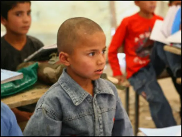Мальчики в школе в Афганистане