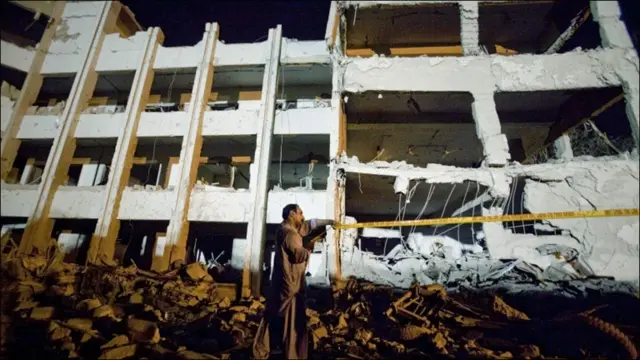 دھماکے کی وجہ سے کئی درجن موٹر سائیکلیں اور کئی گاڑیاں متاثر ہوئے ہیں۔